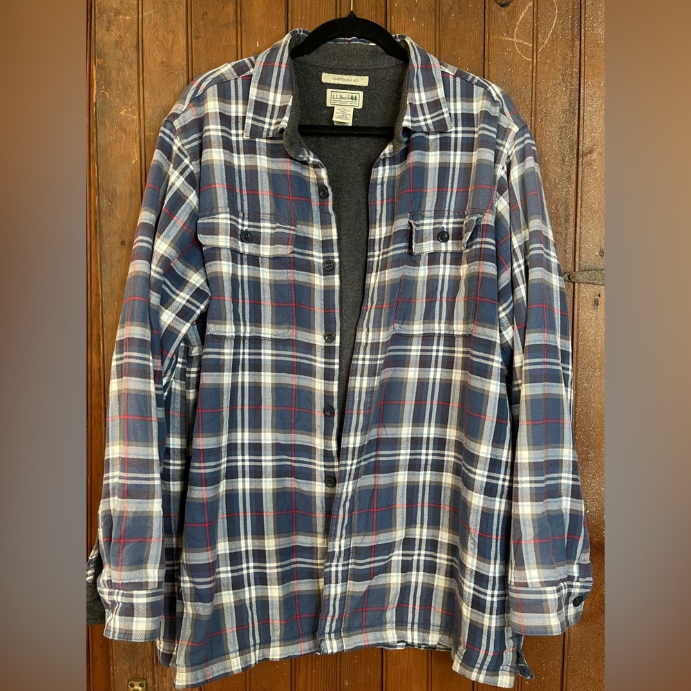 L.L. Bean Gray Traditional Fit Blue Plaid Lined Flannel